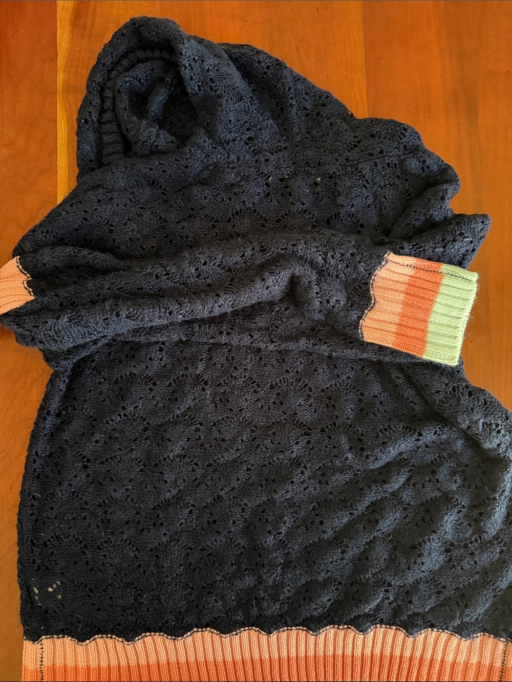 THREE Women’s Sweaters - Picture 5 of 6